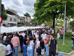 Grande exposição na praça marca encerramento da “Campanha da Responsabilidade Social do Ensino Superior Particular 2022”