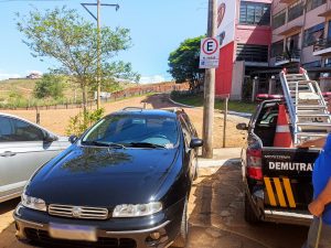 Demutran sinaliza estacionamento exclusivo próximo à Faculdade Dinâmica