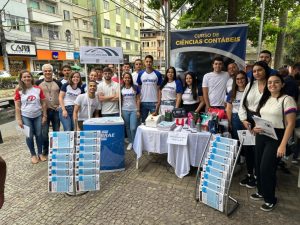 Faculdade Dinâmica participa de campanha da ABMES na praça de Palmeiras