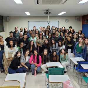 Palestras e práticas enriquecem formação de alunos na Semana da Enfermagem 2025