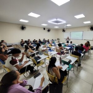Palestra de especialista em Marketing enriquece aprendizado de alunos Administração