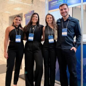 Professores e alunos de Fisioterapia participam de congressos em BH