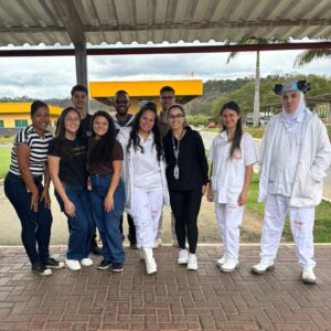 Alunos vivenciam rotina ergonômica na Saudali em visita de disciplina de Fisioterapia