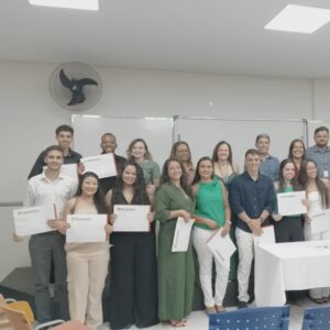 Formandos de cinco cursos colam grau em cerimônia especial