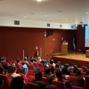 Curso celebra Dia do Estudante de Direito com palestras e homenagens na OAB  