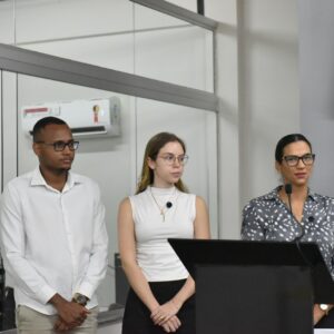 Estudantes promovem debate sobre violência contra a mulher na Câmara de Ponte Nova