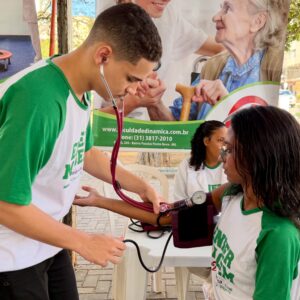 De tipagem sanguínea a consultoria de negócios: Dinâmica movimenta praça com serviços gratuitos 