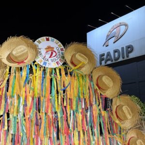 Arraiá Solidário reúne comunidade acadêmica em noite de festa, integração e solidariedade