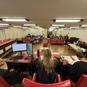Alunos de Direito participam de Júri Simulado no Fórum de Ponte Nova 