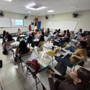 Palestra com profissional marca início do semestre no curso de Psicologia